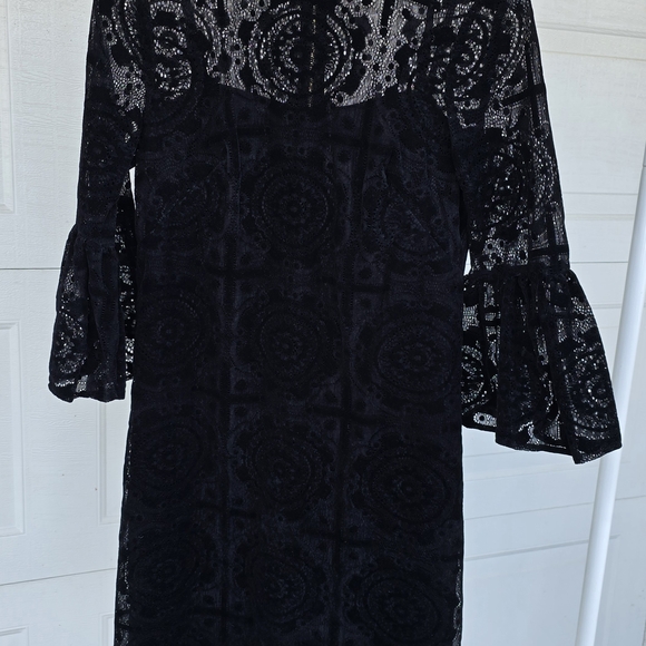 Calvin Klein Dresses & Skirts - Size 6- 8 Calvin Klein Burnout Velvet Lace Bell-Sleeve Dress. See Measurements